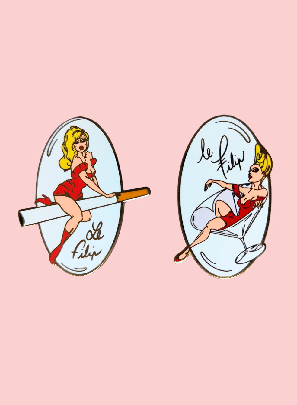Lot de deux Pins Le Filip